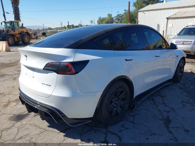 Продажа на аукционе авто 2022 Tesla Model Y Performance Dual Motor All-wheel Drive, vin: 7SAYGDEF9NF405661, номер лота: 44205262