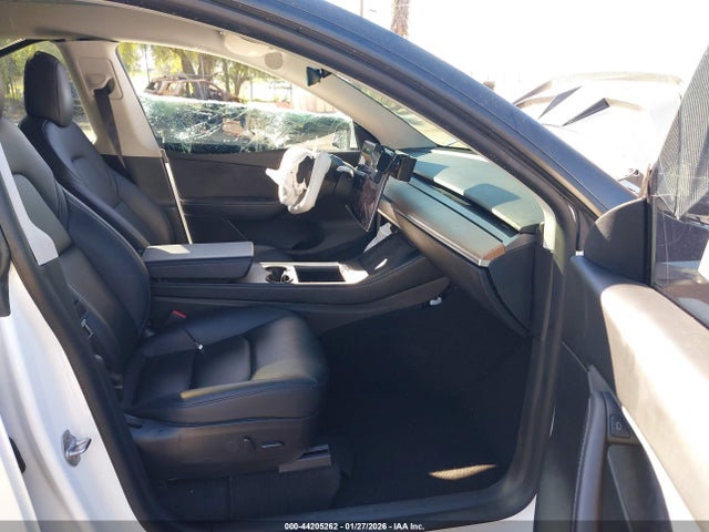 Продажа на аукционе авто 2022 Tesla Model Y Performance Dual Motor All-wheel Drive, vin: 7SAYGDEF9NF405661, номер лота: 44205262