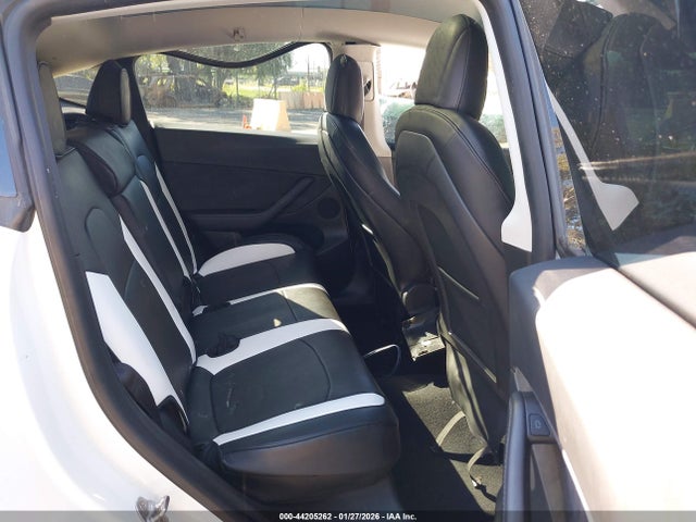 Продажа на аукционе авто 2022 Tesla Model Y Performance Dual Motor All-wheel Drive, vin: 7SAYGDEF9NF405661, номер лота: 44205262