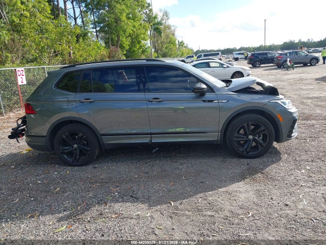 Aukcja sprzedaży 2023 Volkswagen Tiguan 2.0t Se R-line Black, vin: 3VVCB7AX3PM122016, numer aukcji: 44205326