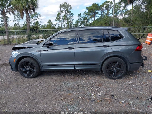 Aukcja sprzedaży 2023 Volkswagen Tiguan 2.0t Se R-line Black, vin: 3VVCB7AX3PM122016, numer aukcji: 44205326