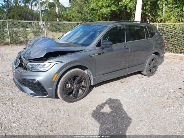 Aukcja sprzedaży 2023 Volkswagen Tiguan 2.0t Se R-line Black, vin: 3VVCB7AX3PM122016, numer aukcji: 44205326