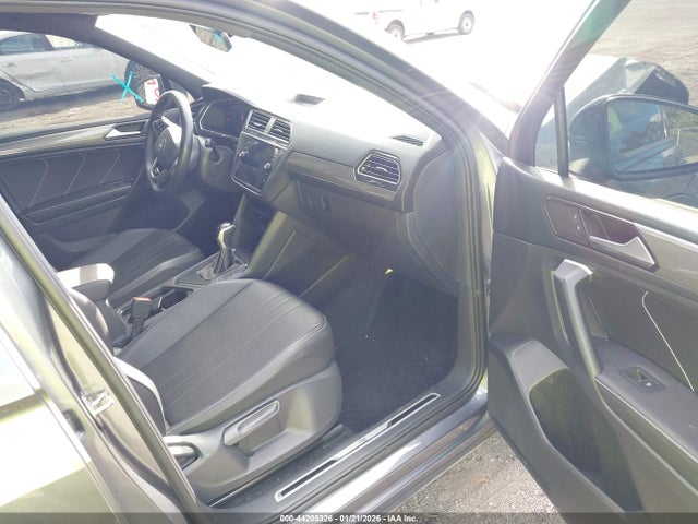Aukcja sprzedaży 2023 Volkswagen Tiguan 2.0t Se R-line Black, vin: 3VVCB7AX3PM122016, numer aukcji: 44205326