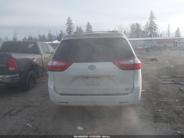 Toyota Sienna Xle 7 Passenger 2017 5TDDZ3DC2HS176389 Image 16