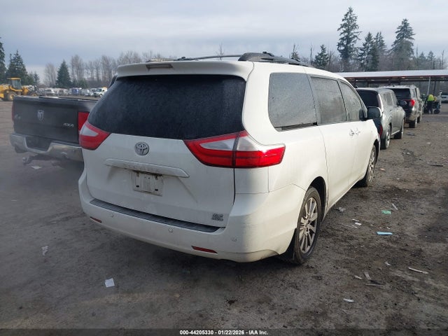 Toyota Sienna Xle 7 Passenger 2017 5TDDZ3DC2HS176389 Image 4