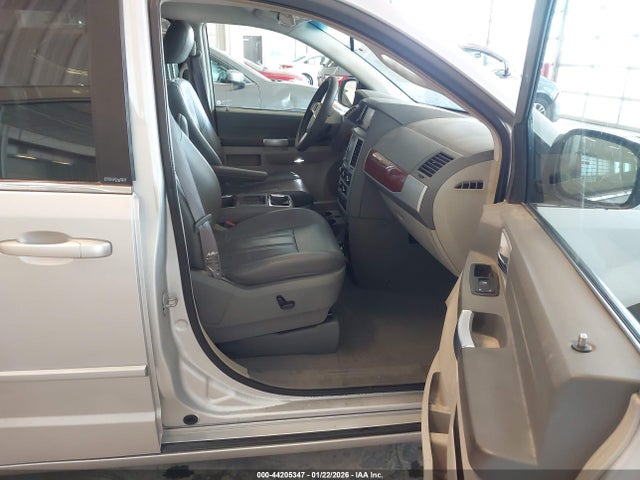 Продажа на аукционе авто 2008 Chrysler Town & Country Touring, vin: 2A8HR54P58R711152, номер лота: 44205347