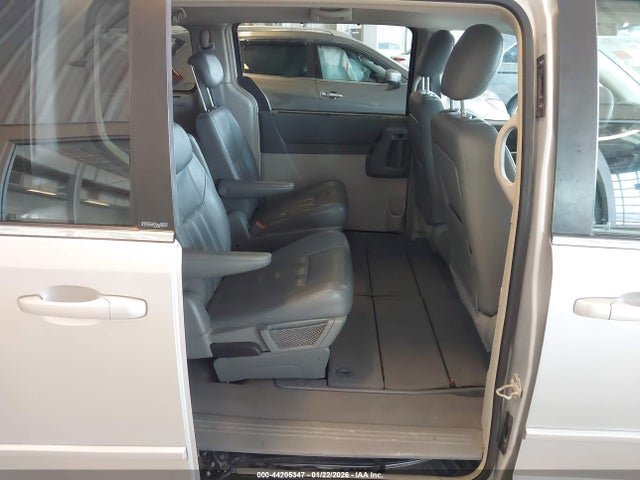 Продажа на аукционе авто 2008 Chrysler Town & Country Touring, vin: 2A8HR54P58R711152, номер лота: 44205347
