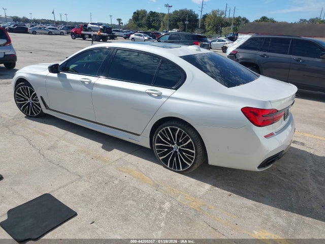 2018 BMW 750I WBA7F0C52JGM23270 Photo 2