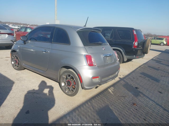 2015 FIAT 500 3C3CFFBR8FT667490 Photo 2