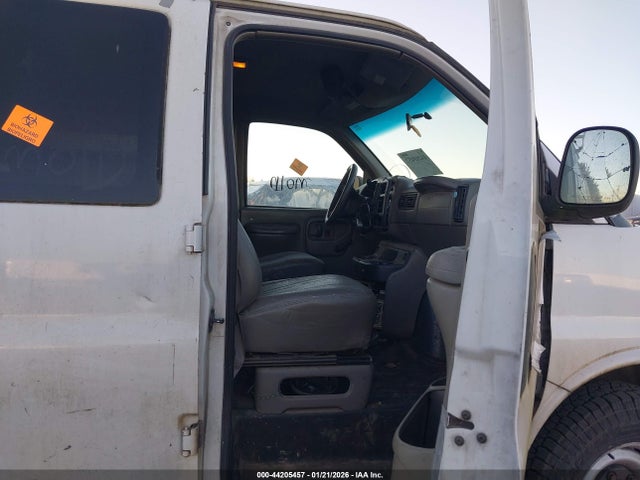 1999 CHEVROLET EXPRESS 1GCFG15R6X1082505 Photo 4