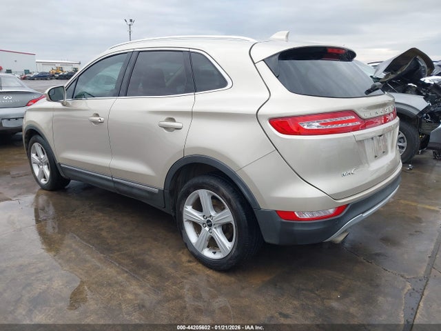 2017 LINCOLN MKC 5LMCJ1C98HUL56400 Photo 2