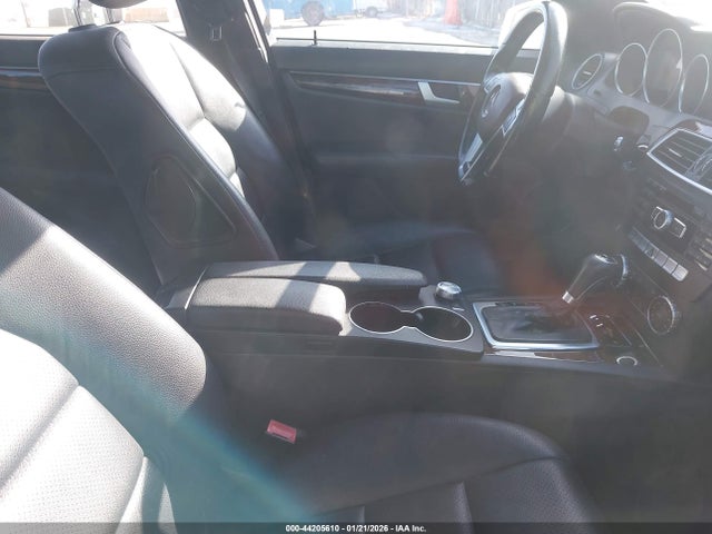WDDGF4HB8ER315566 Mercedes-Benz C-class C 250 Sport