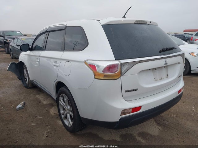 2014 MITSUBISHI OUTLANDER JA4AD3A30EZ010494 Photo 2