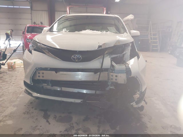 44205639 :رقم المزاد ، 5TDBSKFC3SS165900 vin ، 2025 Toyota Sienna Le مزاد بيع