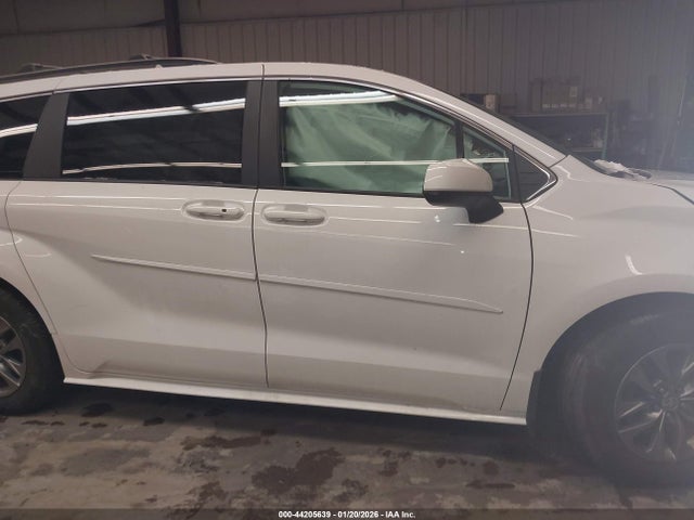 44205639 :رقم المزاد ، 5TDBSKFC3SS165900 vin ، 2025 Toyota Sienna Le مزاد بيع