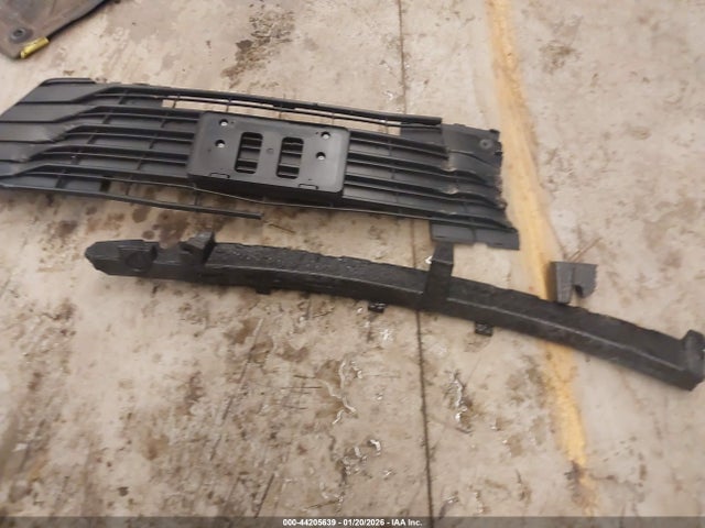 44205639 :رقم المزاد ، 5TDBSKFC3SS165900 vin ، 2025 Toyota Sienna Le مزاد بيع