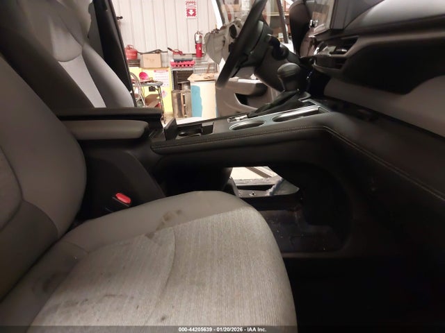 44205639 :رقم المزاد ، 5TDBSKFC3SS165900 vin ، 2025 Toyota Sienna Le مزاد بيع