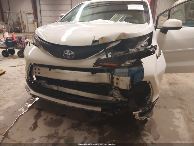 44205639 :رقم المزاد ، 5TDBSKFC3SS165900 vin ، 2025 Toyota Sienna Le مزاد بيع