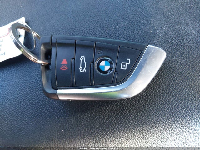 44205646 :رقم المزاد ، 3MW5R7J04M8B88548 vin ، 2021 Bmw 330i Xdrive مزاد بيع