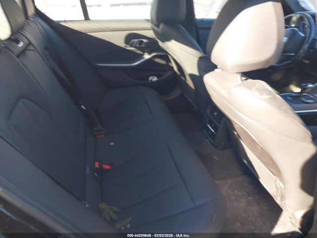 44205646 :رقم المزاد ، 3MW5R7J04M8B88548 vin ، 2021 Bmw 330i Xdrive مزاد بيع
