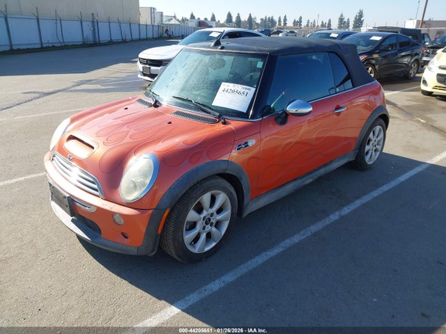 2006 MINI COOPER S WMWRH33516TL93715 Photo 1