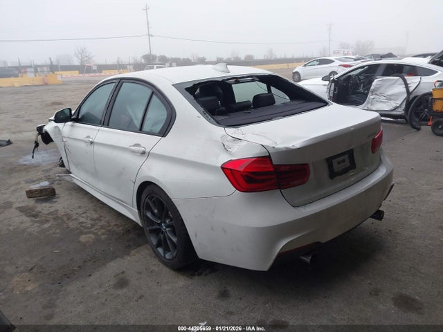 2018 BMW 340I WBA8B3C50JK384841 Photo 2