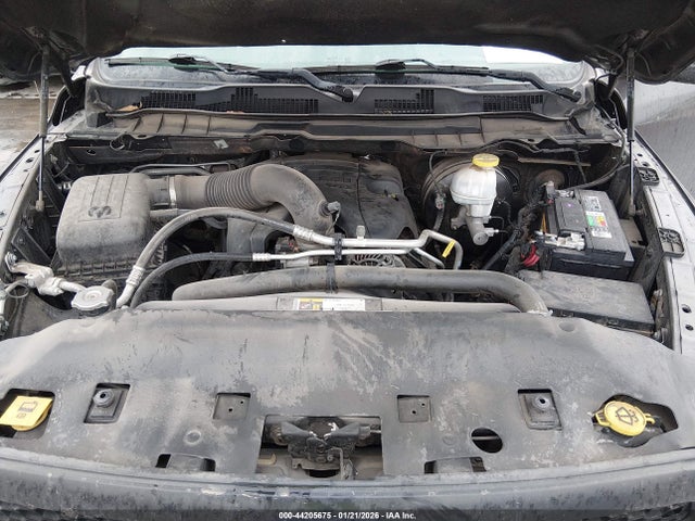 44205675 :رقم المزاد ، 1C6RR6FTXKS704240 vin ، 2019 Ram 1500 Classic Tradesman  4x2 6'4 Box مزاد بيع