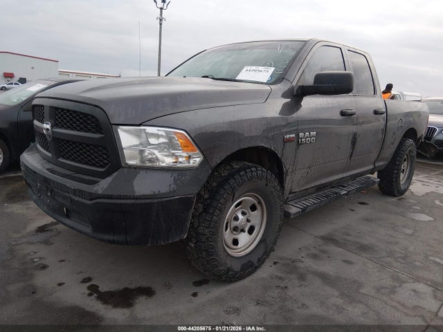 44205675 :رقم المزاد ، 1C6RR6FTXKS704240 vin ، 2019 Ram 1500 Classic Tradesman  4x2 6'4 Box مزاد بيع