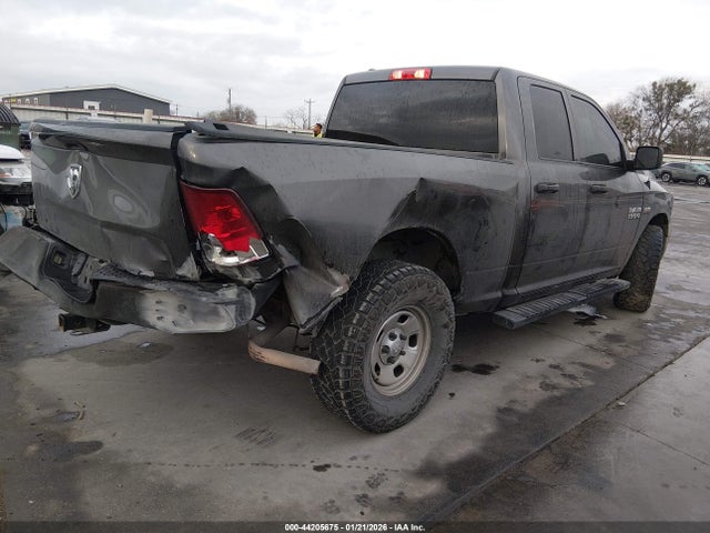 44205675 :رقم المزاد ، 1C6RR6FTXKS704240 vin ، 2019 Ram 1500 Classic Tradesman  4x2 6'4 Box مزاد بيع