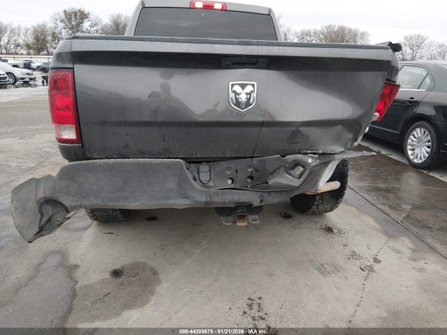 44205675 :رقم المزاد ، 1C6RR6FTXKS704240 vin ، 2019 Ram 1500 Classic Tradesman  4x2 6'4 Box مزاد بيع
