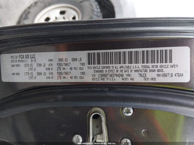 44205675 :رقم المزاد ، 1C6RR6FTXKS704240 vin ، 2019 Ram 1500 Classic Tradesman  4x2 6'4 Box مزاد بيع