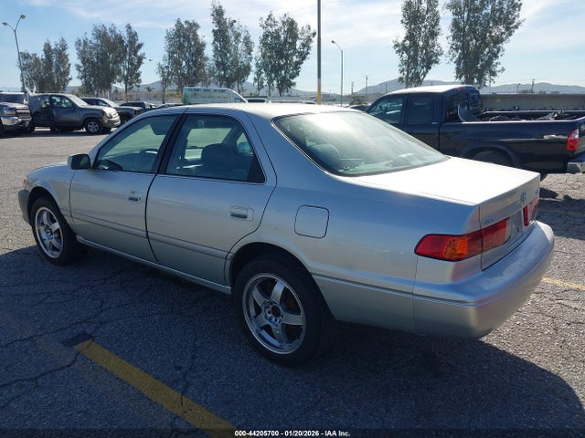 2001 TOYOTA CAMRY JT2BG22K210604481 Photo 2