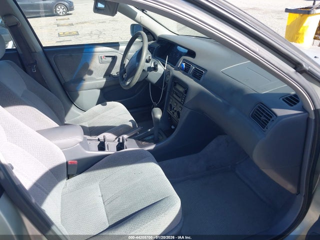 2001 TOYOTA CAMRY JT2BG22K210604481 Photo 4