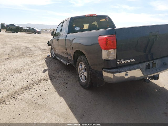 2013 TOYOTA TUNDRA 5TFUM5F11DX040586 Photo 2