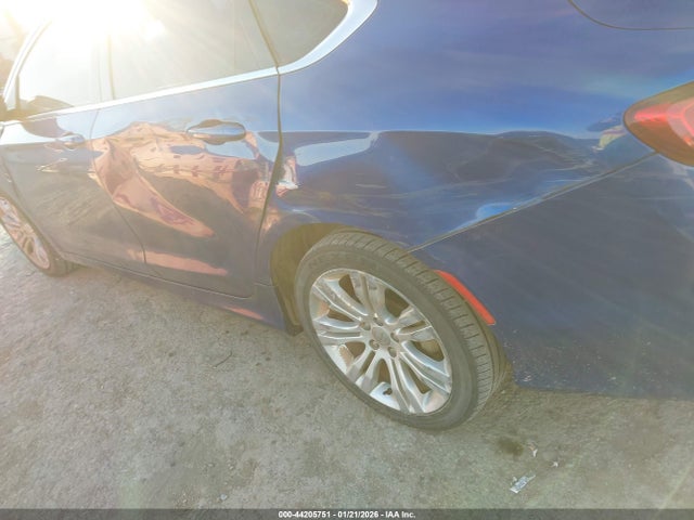 Продаж на аукціоні авто 2015 Chrysler 200 Limited, vin: 1C3CCCAB7FN710468, номер лоту: 44205751
