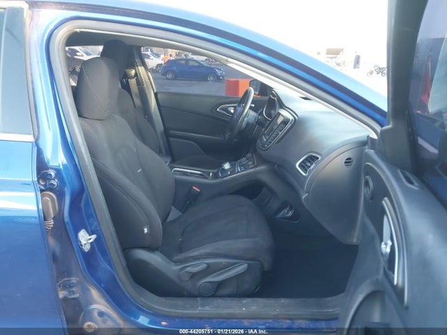 Продаж на аукціоні авто 2015 Chrysler 200 Limited, vin: 1C3CCCAB7FN710468, номер лоту: 44205751