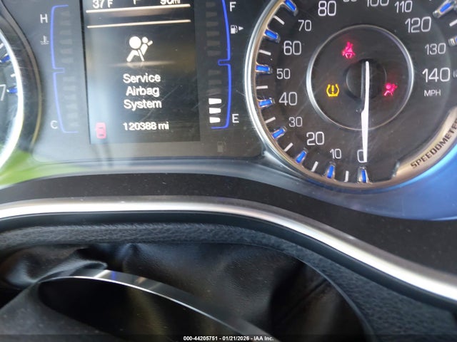 Продаж на аукціоні авто 2015 Chrysler 200 Limited, vin: 1C3CCCAB7FN710468, номер лоту: 44205751