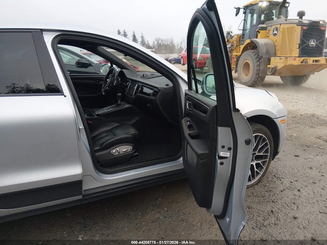 2018 PORSCHE MACAN WP1AA2A50JLB10021 Photo 4