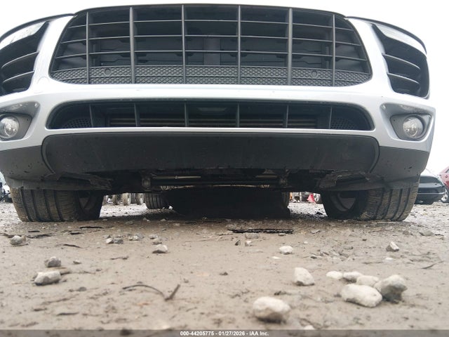 2018 PORSCHE MACAN WP1AA2A50JLB10021 Photo 5