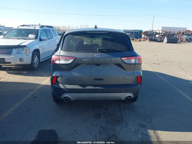 1FMCU9G69NUA67949 Ford ESCAPE SE