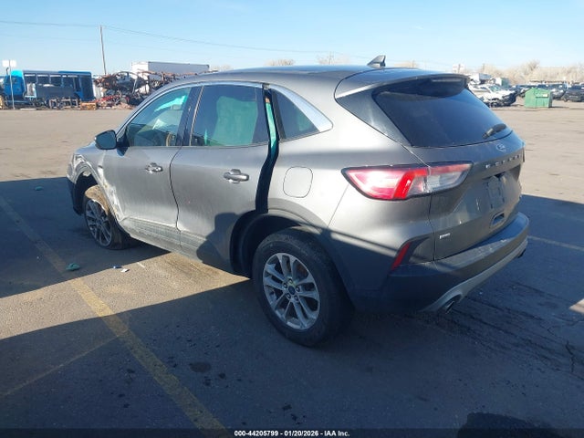 1FMCU9G69NUA67949 Ford ESCAPE SE