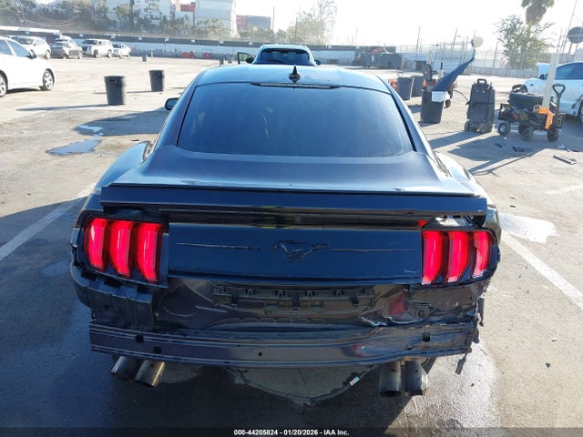 Ford Mustang Ecoboost Premium Fastback 2022 1FA6P8TH1N5127720 Image 17