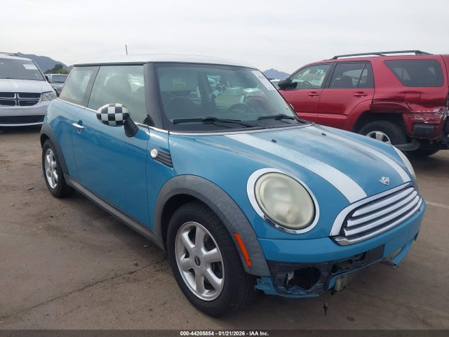 2008 MINI COOPER WMWMF33548TT61425
