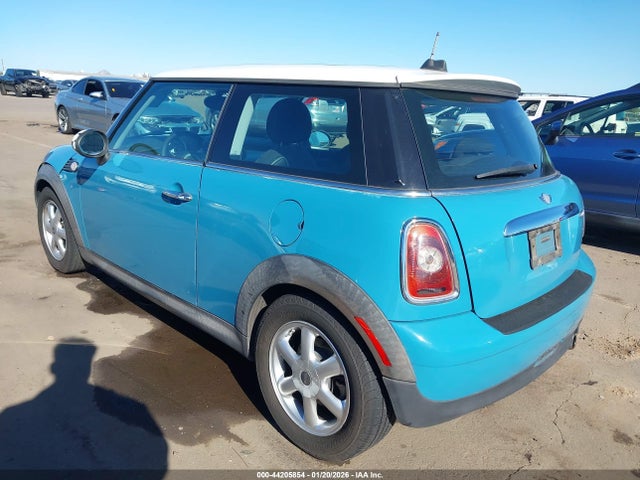 2008 MINI COOPER WMWMF33548TT61425 Photo 2