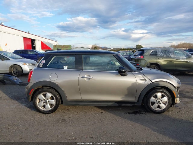 WMWXP5C39H3C64812 Mini Hardtop Cooper