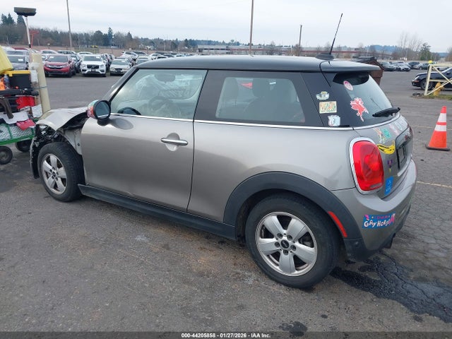 2017 MINI HARDTOP WMWXP5C39H3C64812 Photo 2