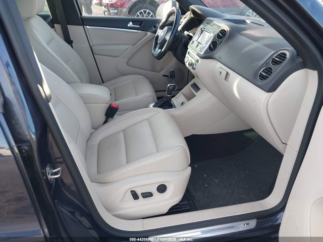 WVGBV7AX9FW573320 Volkswagen Tiguan R-line