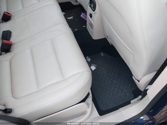 WVGBV7AX9FW573320 Volkswagen Tiguan R-line