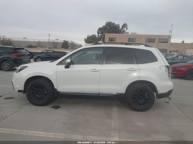 JF2SJAWC6JH560056 Subaru Forester 2.5i Touring