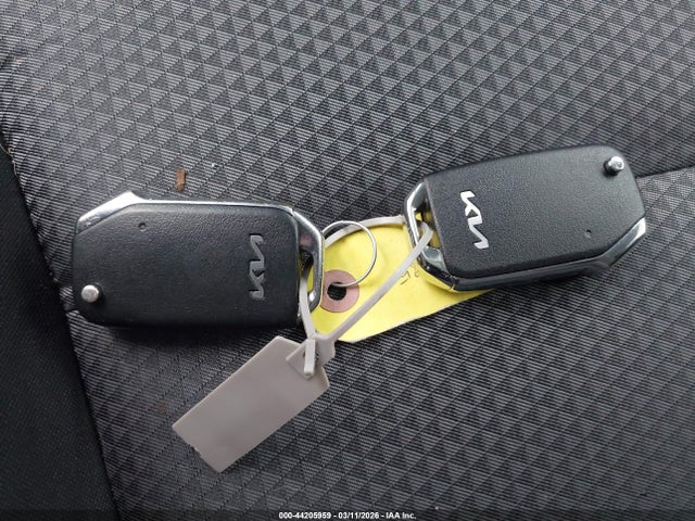 KNDJ23AU3P7844343 KIA SOUL LX